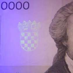 Hrvatski grb, ultraljubičaste zrake